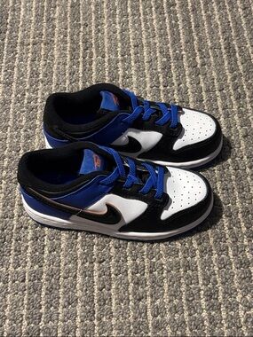 Nike Kids Low-Top Sneakers in Blue/Black/White - New no Box